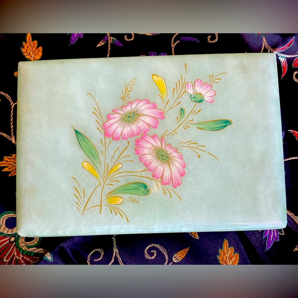Vintage Carved Green Jade Stone Jewelry Box.